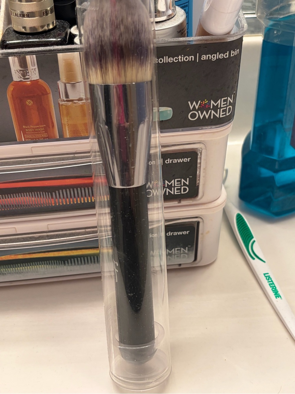 It Cosmetics Black Makeup Brush with Silver Ferrule